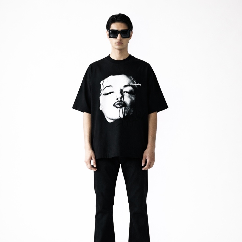 Signature printed tee